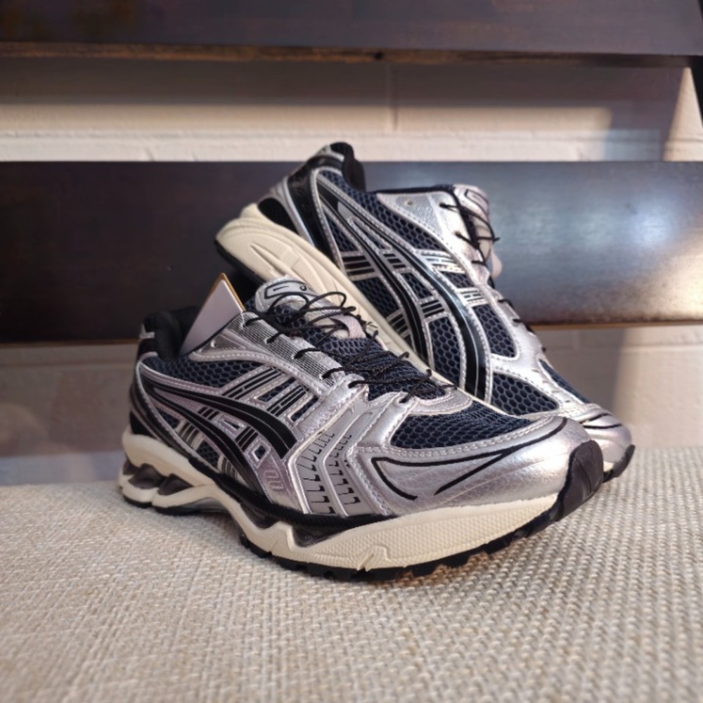 Gel Kayano 14 Sneakers Metallic Silver Black Slip On Chunky US 8.5